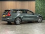 Volvo V60 T8 AWD Recharge Plus Dark | Trekhaak | Harman Kardon | Adaptieve Cruise Control | Stoelverwarming voor+achter | Stuurwielverwarming | 360 Camera | Pilot Assist | BLIS Dode Hoek Detectie | Elektrische voorstoelen geheugen | Lederen bekleding | Zitting verlenging voorstoelen | Lederen dashboard | Google Infotainment | Keyless Drive | Parkeersensoren voor+achter | Privacy Glass | Elektrisch bedienbare achterklep | DAB Radio | Apple Carplay/Android Auto | Volvo On Call met mobiele App functie | Forest Lake Metallic |