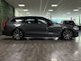 Volvo V60 T8 AWD Recharge Plus Dark | Trekhaak | Harman Kardon | Adaptieve Cruise Control | Stoelverwarming voor+achter | Stuurwielverwarming | 360 Camera | Pilot Assist | BLIS Dode Hoek Detectie | Elektrische voorstoelen geheugen | Lederen bekleding | Zitting verlenging voorstoelen | Lederen dashboard | Google Infotainment | Keyless Drive | Parkeersensoren voor+achter | Privacy Glass | Elektrisch bedienbare achterklep | DAB Radio | Apple Carplay/Android Auto | Volvo On Call met mobiele App functie | Forest Lake Metallic |