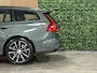 Volvo V60 T8 AWD Recharge Plus Dark | Trekhaak | Harman Kardon | Adaptieve Cruise Control | Stoelverwarming voor+achter | Stuurwielverwarming | 360 Camera | Pilot Assist | BLIS Dode Hoek Detectie | Elektrische voorstoelen geheugen | Lederen bekleding | Zitting verlenging voorstoelen | Lederen dashboard | Google Infotainment | Keyless Drive | Parkeersensoren voor+achter | Privacy Glass | Elektrisch bedienbare achterklep | DAB Radio | Apple Carplay/Android Auto | Volvo On Call met mobiele App functie | Forest Lake Metallic |