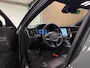 Volvo V60 T8 AWD Recharge Plus Dark | Trekhaak | Harman Kardon | Adaptieve Cruise Control | Stoelverwarming voor+achter | Stuurwielverwarming | 360 Camera | Pilot Assist | BLIS Dode Hoek Detectie | Elektrische voorstoelen geheugen | Lederen bekleding | Zitting verlenging voorstoelen | Lederen dashboard | Google Infotainment | Keyless Drive | Parkeersensoren voor+achter | Privacy Glass | Elektrisch bedienbare achterklep | DAB Radio | Apple Carplay/Android Auto | Volvo On Call met mobiele App functie | Forest Lake Metallic |