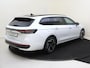 Volkswagen Passat Variant 1.5 eHybrid R-Line Edition | SoH 97% | Panoramadak | Lederen bekleding ‘Puglia’ | Trekhaak | 360 camera | Adaptieve demping | Head-up display | LED Matrix verlichting | Stoelventilatie |