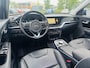 Kia Niro EV e-Niro ExecutiveLine 64 kWh SOH 100% | Sunroof | Privacyglass | Keyless | Stoel& Stuurverw. | BTW auto