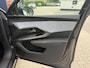 Peugeot E-3008 Launch Edition 325 PK Dual Motor 73 kWh | 8 Jaar Garantie | Nieuw Auto | Volledig Lederen Bekleding | Focal Audio | Panoramisch Schuifdak | LED Matrix Verlichting | Navigatie | 20" Lichtmetalen Velgen | 360 Graden Camera | Dode Hoek Detectie | Adaptieve Cruise Control | Stoelverwarming + Massage + Ventilatie | Hoge Zitpositie |