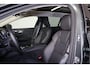 Volvo V60 T8 AWD Plus Dark Performance Edition - IntelliSafe Assist & Surround - Panoramisch schuif-/kanteldak - 360º camera - Harman Kardon - Stoelverwarming voor & achter - Verwarmbaar stuur - Keyless - Parkeersensoren voor & achter - Elektrisch verstelbare voorstoelen met geheugen - Geïntegreerde Google Maps - Apple® CarPlay - 19 inch lichtmetalen velgen