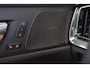Volvo V60 T8 AWD Plus Dark Performance Edition - IntelliSafe Assist & Surround - Panoramisch schuif-/kanteldak - 360º camera - Harman Kardon - Stoelverwarming voor & achter - Verwarmbaar stuur - Keyless - Parkeersensoren voor & achter - Elektrisch verstelbare voorstoelen met geheugen - Geïntegreerde Google Maps - Apple® CarPlay - 19 inch lichtmetalen velgen