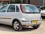 Opel Corsa 1.2-16V Maxx APK 12-01-2027/ RIJDT SCHAKELT GOED