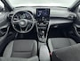 Toyota Yaris Cross 1.5 Hybrid 115 Dynamic | Dodehoek detectie | Apple Carplay / Android Auto | Stoel-/stuurverwarming | Parkeersensoren voor/achter | Keyless | Adaptive Cruise | Clima | Full LED | Camera | 17 inch