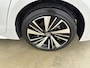 Toyota Corolla Touring Sports Hybrid 140 Dynamic | Apple Carplay / Android Auto | Stoelverwarming | Parkeersensoren voor/achter | Adaptive Cruise | Keyless | Clima | Camera | Full LED | 17 inch