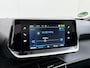 Peugeot e-2008 SUV Allure Pack 50 kWh 136pk | Accu 94% | Navigatie via Apple Carplay en Android auto | Camera achter | Stoelverwarming | Digitale 3D i-Cockpit | Lichtmetalen velgen | Cruise control