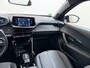 Peugeot e-2008 SUV Allure Pack 50 kWh 136pk | Accu 94% | Navigatie via Apple Carplay en Android auto | Camera achter | Stoelverwarming | Digitale 3D i-Cockpit | Lichtmetalen velgen | Cruise control