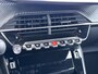 Peugeot e-2008 SUV Allure Pack 50 kWh 136pk | Accu 94% | Navigatie via Apple Carplay en Android auto | Camera achter | Stoelverwarming | Digitale 3D i-Cockpit | Lichtmetalen velgen | Cruise control