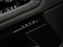 Land Rover Range Rover Evoque P300e AWD R-Dynamic SE | Schuifdak | Head-Up Display | Meridian-Sound | 20" Gloss Black | Zondag Open!