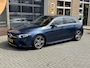 Mercedes-Benz A-klasse 180 AUTOMAAT AMG LINE SPORTSTOELEN/CARPLAY/LED/CAMERA/TREKHAAK/NL-AUTO/60.000 KM!