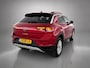 Volkswagen T-Roc 1.0 TSI Life / DIgitaal dashboard / App connect / Parkeersensoren V+A / All season banden / **