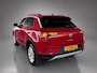 Volkswagen T-Roc 1.0 TSI Life / DIgitaal dashboard / App connect / Parkeersensoren V+A / All season banden / **