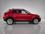 Volkswagen T-Roc 1.0 TSI Life / DIgitaal dashboard / App connect / Parkeersensoren V+A / All season banden / **