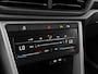 Volkswagen T-Roc 1.0 TSI Life / DIgitaal dashboard / App connect / Parkeersensoren V+A / All season banden / **