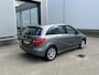 Mercedes-Benz B-klasse 180 Navi / Trekhaak / Parkeer assistent / stoelverwarming