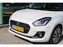 Suzuki Swift 1.2 Stijl Smart Hybrid | Trekhaak | Adaptive Cruise Control | Stoelverwarming | Climate Control | Camera | Lichtmetalen Velgen | Winterset |
