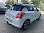 Suzuki Swift 1.2 Stijl Smart Hybrid | Trekhaak | Stoelverwarming | Climate Control | Camera | Lichtmetalen Velgen | Winterset |