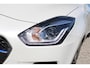 Suzuki Swift 1.2 Stijl Smart Hybrid | Trekhaak | Adaptive Cruise Control | Stoelverwarming | Climate Control | Camera | Lichtmetalen Velgen | Winterset |
