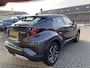 Toyota C-HR / C-HR+ 2.0 Hybrid Dynamic + afneembare trekhaak, NL Auto, zeer netjes en luxe