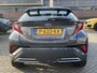 Toyota C-HR / C-HR+ 2.0 Hybrid Dynamic + afneembare trekhaak, NL Auto, zeer netjes en luxe