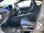Toyota C-HR / C-HR+ 1.8 Hybrid 122pk Automaat Bi-Tone Plus | JBL Audio | Stoel/Stuurverwarming | Blindspot | Navi | Afneembare Trekhaak | Parkeercamera | LED |