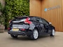 Volvo V40 T2 120pk Kinetic | Park Assist | Cruise Control | Bluetooth | 17'' Velgen