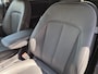 Hyundai Ioniq 5 Lounge 77.4 kWh / SOH 100% / Fabrieksgarantie tot 12-2027 / Dealer onderhouden / Trekhaak afneembaar / CCS snelladen / Warmtepomp / Head Up Display / Rondomzicht camera / Trekgewicht 1600 kg / Stuur- Stoel & Achterbank verwarming / Elektrische achterklep /