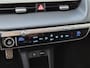 Hyundai Ioniq 5 Lounge 77.4 kWh / SOH 100% / Fabrieksgarantie tot 12-2027 / Dealer onderhouden / Trekhaak afneembaar / CCS snelladen / Warmtepomp / Head Up Display / Rondomzicht camera / Trekgewicht 1600 kg / Stuur- Stoel & Achterbank verwarming / Elektrische achterklep /