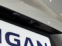 Volvo XC40 1.5 T5 Recharge R-Design Plus Bright | PHEV | Achteruitrijcamera | Parkeersensoren | Lichtmetalen Velgen 18" | Elektrisch Verstelbare Voorstoelen | Stoelverwarming | getinte ramen vanaf B stijl