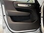 Volvo XC40 1.5 T5 Recharge R-Design Plus Bright | PHEV | Achteruitrijcamera | Parkeersensoren | Lichtmetalen Velgen 18" | Elektrisch Verstelbare Voorstoelen | Stoelverwarming | getinte ramen vanaf B stijl