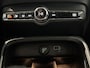 Volvo XC40 1.5 T5 Recharge R-Design Plus Bright | PHEV | Achteruitrijcamera | Parkeersensoren | Lichtmetalen Velgen 18" | Elektrisch Verstelbare Voorstoelen | Stoelverwarming | getinte ramen vanaf B stijl