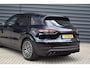 Porsche Cayenne 3.0 E-Hybrid 462pk Sport Chrono | Pano | Trekhaak | 360 Camera | Bose | Stuurverwarming | Luchtvering | Orig. NL |
