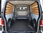 Volkswagen Transporter 2.0 TDI 150pk L2H1 30 DC Bulli DSG | Dubbele Cabine | Dubbele schuifdeur | Navigatie | ACC | Airco | Camera | App-connect | LED | DAB + | PDC | Trekhaak | 18"LM velgen | Front spoiler | Side bars | Betimmering |