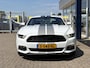 Ford Mustang Fastback 2.3 EcoBoost / 317 PK / Automaat / Race-Striping / Borla Performance sport-uitlaat / Vol-lederen stoelen mét verwarming en koeling / Keyless entry / Schakelflippers stuurwiel / Xenon lampen / Dynamische knipperlichten achter / Climate Control / Cruise Control / Bluetooth Tel + Media / Stuurwielbediening / Shaker Audiosysteem / Achteruitrij-camera + PDC achter / ETC.