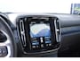 Volvo XC40 T5 262PK Automaat Plug-in hybrid Ultimate Dark / Adaptive cruise control / Trekhaak / Elektrische stoelen / Harman Kardon audio / Pilot assist / BLIS / Stoel en stuur verwarming / Elektrische achterklep / Parkeersensoren met 360 camera