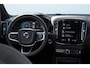 Volvo XC40 T5 262PK Automaat Plug-in hybrid Ultimate Dark / Adaptive cruise control / Trekhaak / Elektrische stoelen / Harman Kardon audio / Pilot assist / BLIS / Stoel en stuur verwarming / Elektrische achterklep / Parkeersensoren met 360 camera