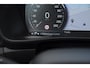 Volvo XC40 T5 262PK Automaat Plug-in hybrid Ultimate Dark / Adaptive cruise control / Trekhaak / Elektrische stoelen / Harman Kardon audio / Pilot assist / BLIS / Stoel en stuur verwarming / Elektrische achterklep / Parkeersensoren met 360 camera