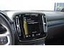 Volvo XC40 T5 262PK Automaat Plug-in hybrid Ultimate Dark / Adaptive cruise control / Trekhaak / Elektrische stoelen / Harman Kardon audio / Pilot assist / BLIS / Stoel en stuur verwarming / Elektrische achterklep / Parkeersensoren met 360 camera
