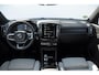 Volvo XC40 T5 262PK Automaat Plug-in hybrid Ultimate Dark / Adaptive cruise control / Trekhaak / Elektrische stoelen / Harman Kardon audio / Pilot assist / BLIS / Stoel en stuur verwarming / Elektrische achterklep / Parkeersensoren met 360 camera