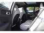 Volvo XC40 T5 262PK Automaat Plug-in hybrid Ultimate Dark / Adaptive cruise control / Trekhaak / Elektrische stoelen / Harman Kardon audio / Pilot assist / BLIS / Stoel en stuur verwarming / Elektrische achterklep / Parkeersensoren met 360 camera