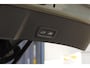 Volvo XC40 T5 262PK Automaat Plug-in hybrid Ultimate Dark / Adaptive cruise control / Trekhaak / Elektrische stoelen / Harman Kardon audio / Pilot assist / BLIS / Stoel en stuur verwarming / Elektrische achterklep / Parkeersensoren met 360 camera
