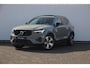 Volvo XC40 T5 262PK Automaat Plug-in hybrid Ultimate Dark / Adaptive cruise control / Trekhaak / Elektrische stoelen / Harman Kardon audio / Pilot assist / BLIS / Stoel en stuur verwarming / Elektrische achterklep / Parkeersensoren met 360 camera