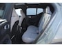 Volvo XC40 T5 262PK Automaat Plug-in hybrid Ultimate Dark / Adaptive cruise control / Trekhaak / Elektrische stoelen / Harman Kardon audio / Pilot assist / BLIS / Stoel en stuur verwarming / Elektrische achterklep / Parkeersensoren met 360 camera