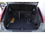 Volvo XC40 T5 262PK Automaat Plug-in hybrid Ultimate Dark / Adaptive cruise control / Trekhaak / Elektrische stoelen / Harman Kardon audio / Pilot assist / BLIS / Stoel en stuur verwarming / Elektrische achterklep / Parkeersensoren met 360 camera