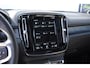 Volvo XC40 T5 262PK Automaat Plug-in hybrid Ultimate Dark / Adaptive cruise control / Trekhaak / Elektrische stoelen / Harman Kardon audio / Pilot assist / BLIS / Stoel en stuur verwarming / Elektrische achterklep / Parkeersensoren met 360 camera