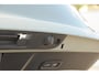 Volvo XC40 T5 262PK Automaat Plug-in hybrid Ultimate Dark / Adaptive cruise control / Trekhaak / Elektrische stoelen / Harman Kardon audio / Pilot assist / BLIS / Stoel en stuur verwarming / Elektrische achterklep / Parkeersensoren met 360 camera