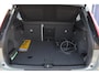 Volvo XC40 T5 262PK Automaat Plug-in hybrid Ultimate Dark / Adaptive cruise control / Trekhaak / Elektrische stoelen / Harman Kardon audio / Pilot assist / BLIS / Stoel en stuur verwarming / Elektrische achterklep / Parkeersensoren met 360 camera
